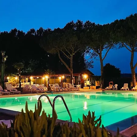 Beautiful Stacaravan In Holiday home Tuoro sul Trasimeno